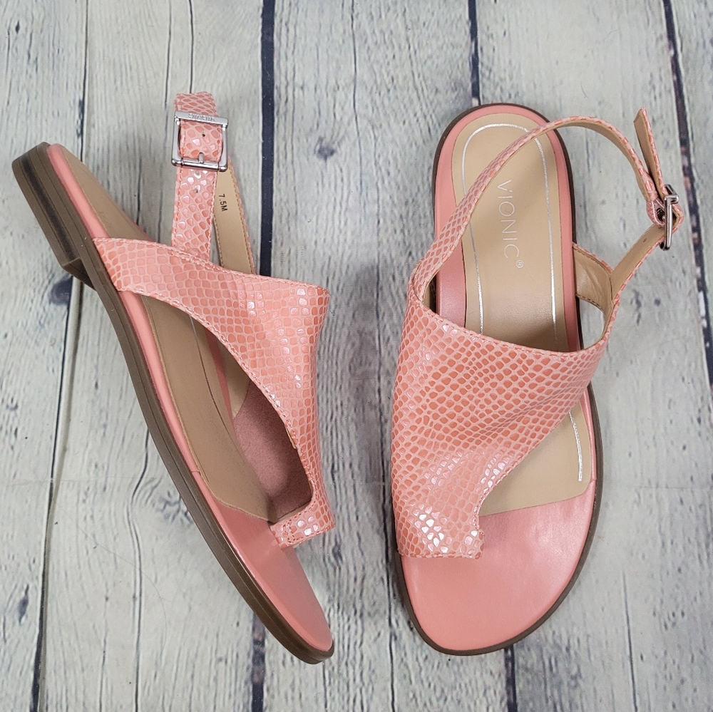 VIONIC | Ella pebble leather dusty pink toe loop ankle strap comfort sandal